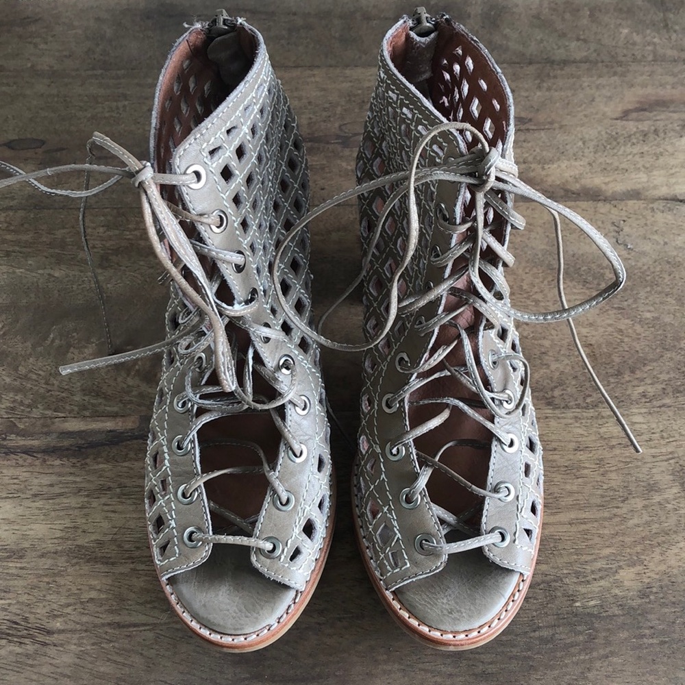 SOLD——-✨HP✨Jeffrey Campbell 'Cors Cut' - Picture 3 of 8